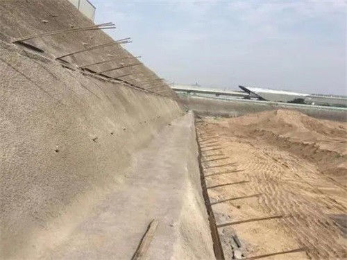 若尔盖河道边坡加固